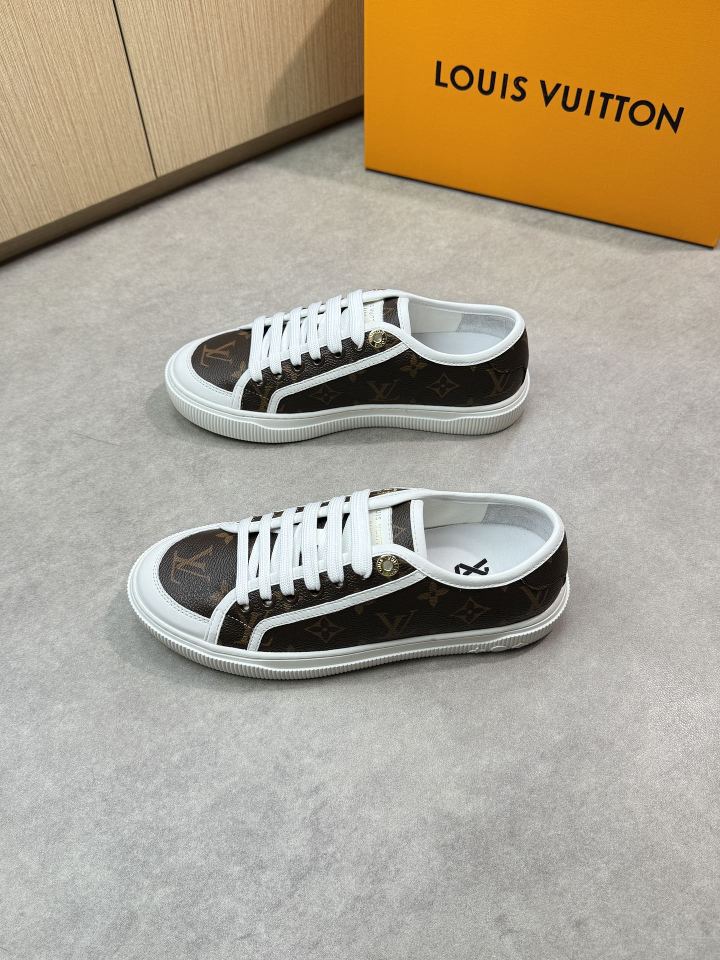 LVShoes