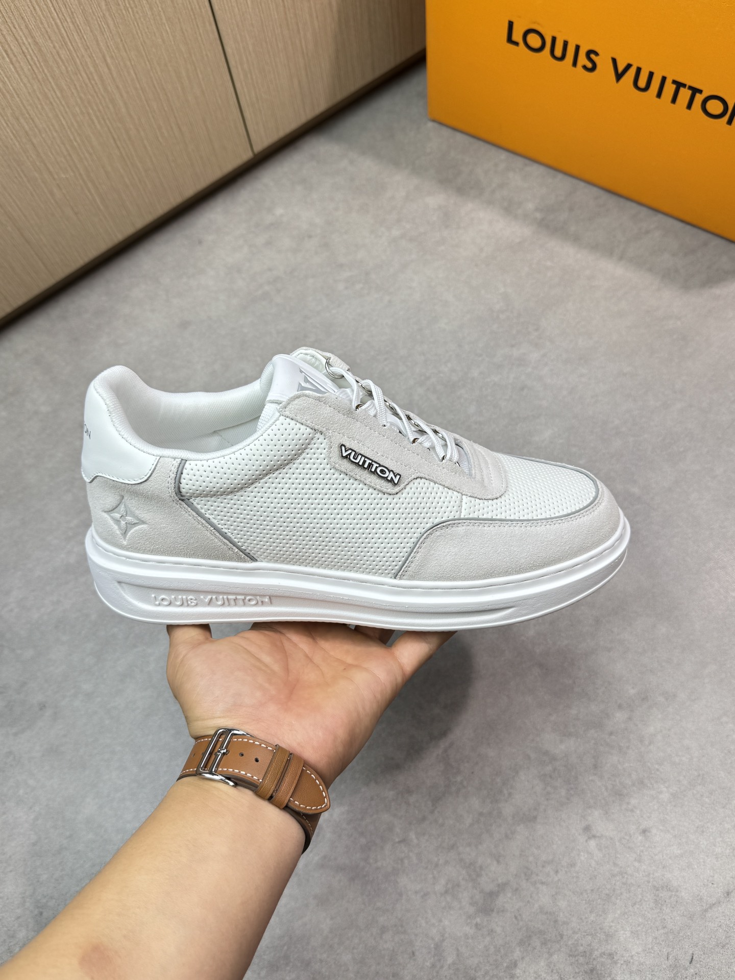 LVShoes