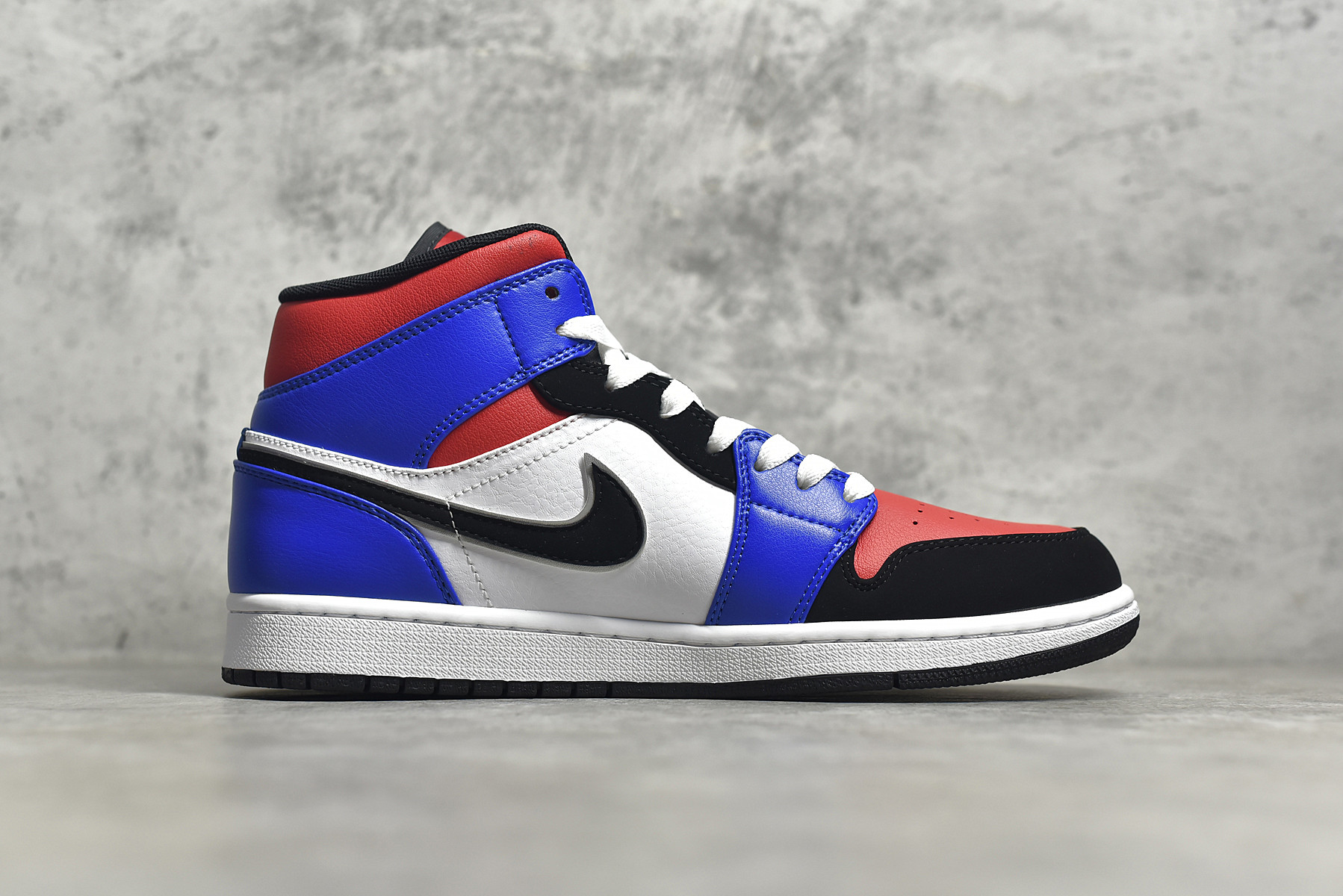 AirJordan1MidSHOES