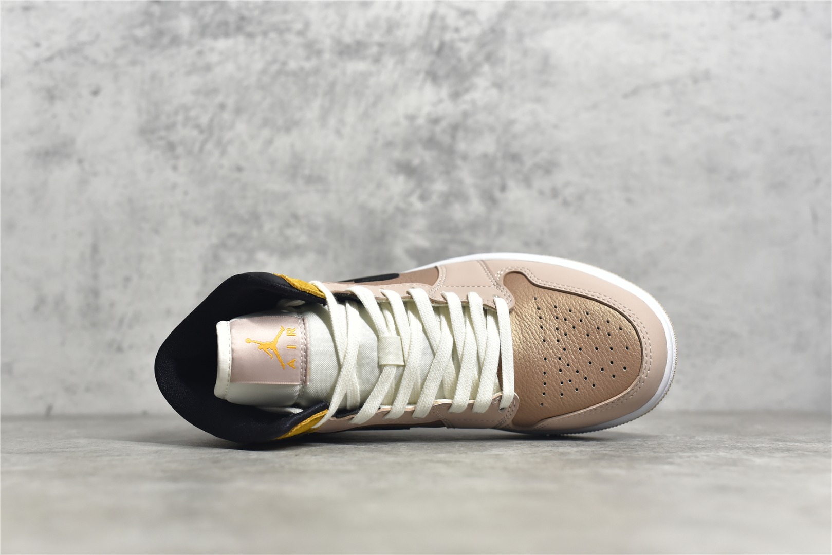 AirJordan1MidSHOES