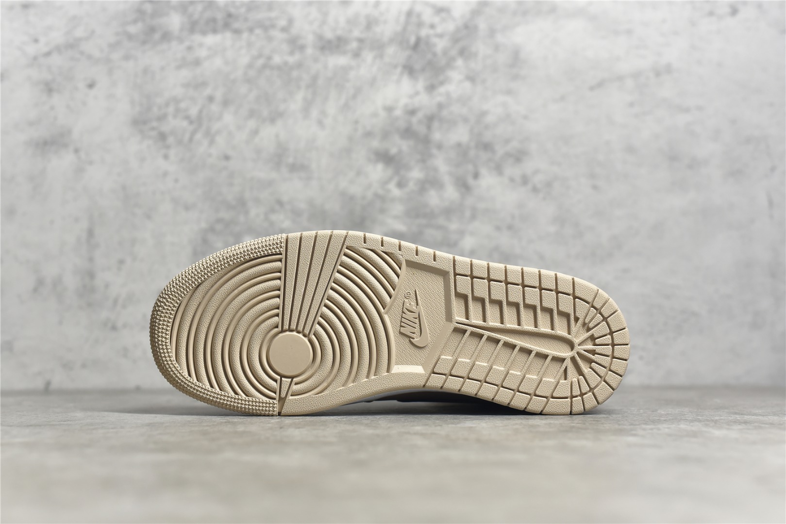 AirJordan1MidSHOES
