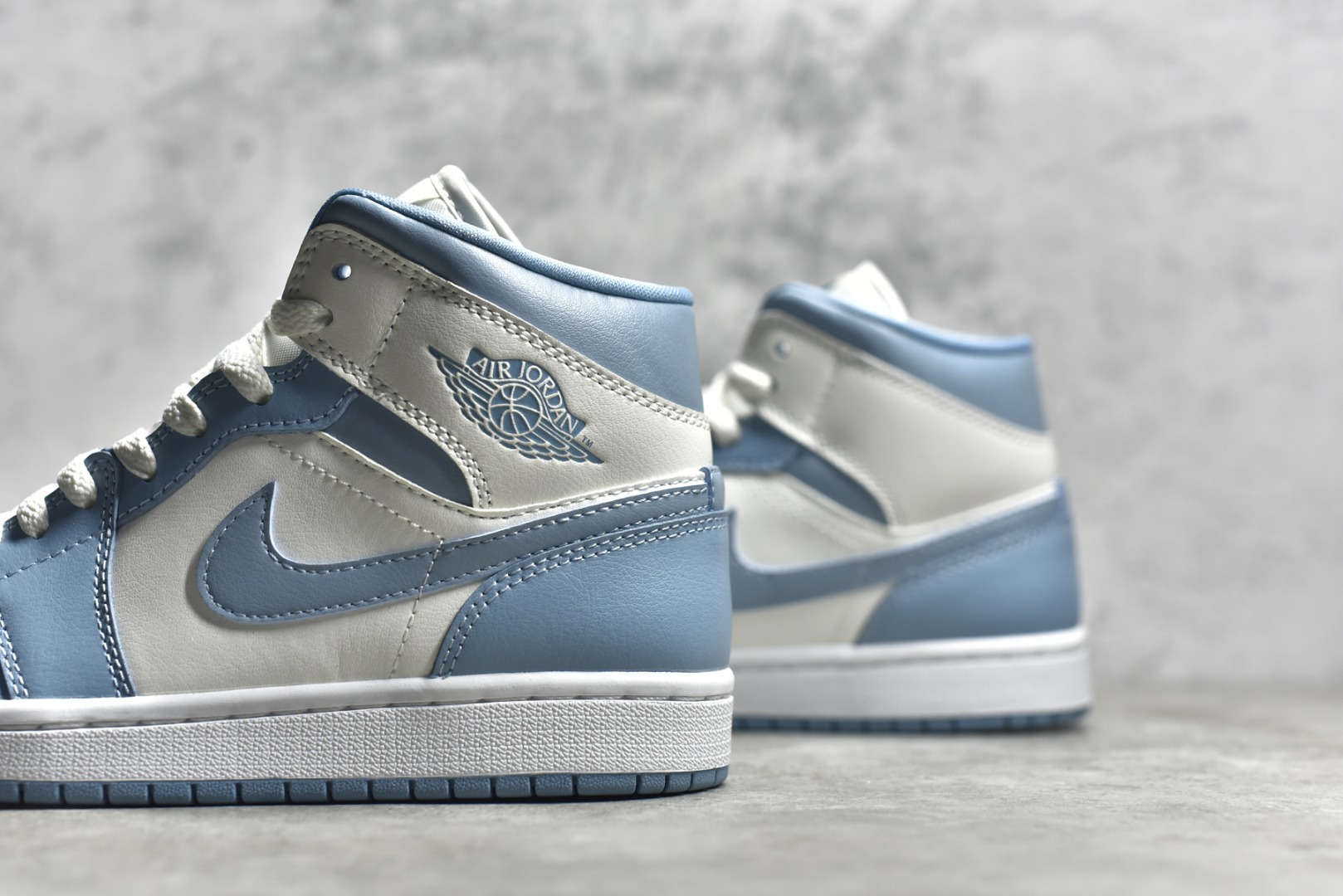 AirJordan1MidSHOES