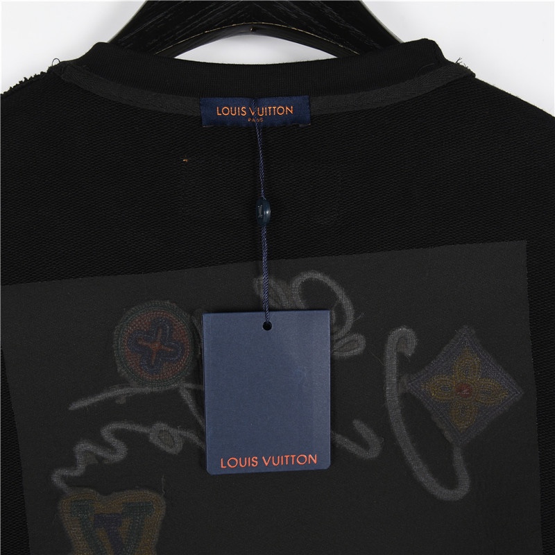Hoodies & Sweatshirts